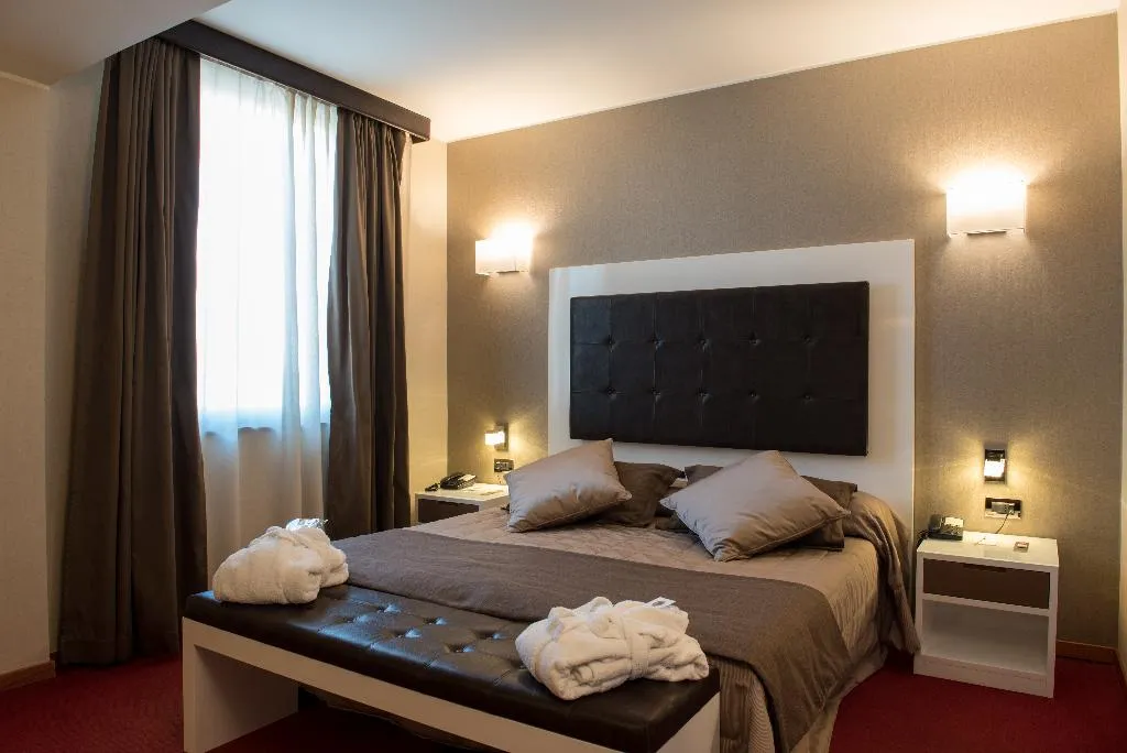 Double or Twin SUPERIOR Room, Magris Hotel, Naples