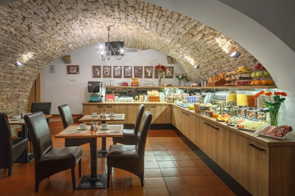 Restaurant, Mucha, Prague