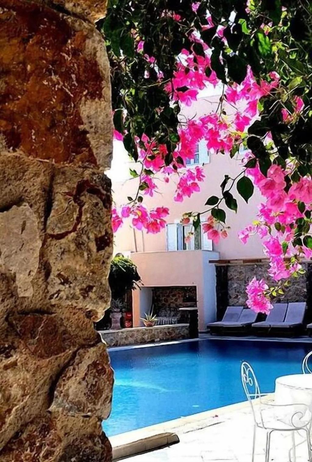 Sports and Entertainment, Atalos Suites, Santorini