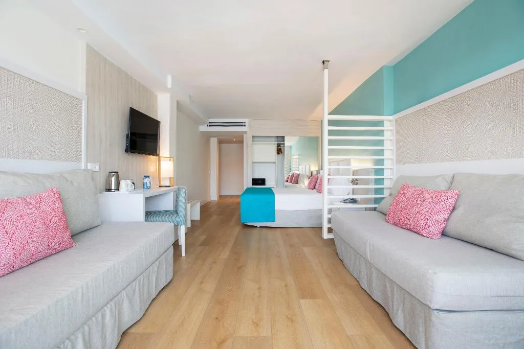 TRIPLE DELUXE Room, Leonardo Royal Hotel Mallorca, Majorca