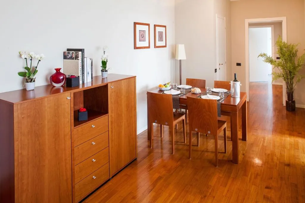 Room, Cosmo Residence, Milan