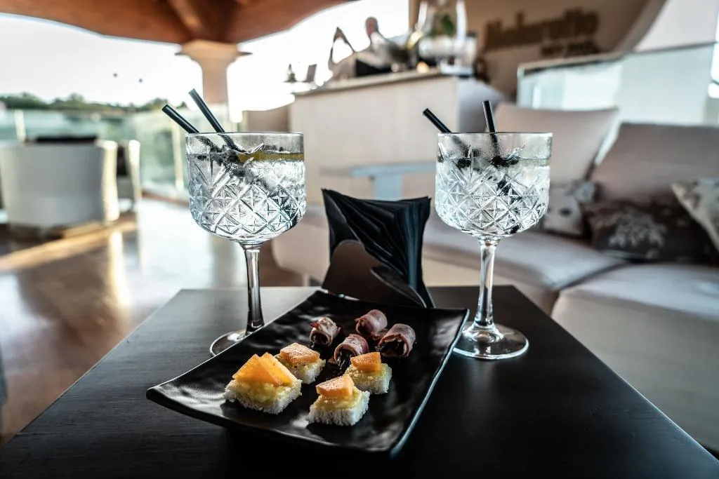 Bar, Grande Baia Resort & Spa, Olbia