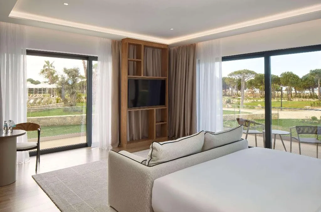 JUNIOR SUITE STANDARD Room, Melia Durres Albania, Durres