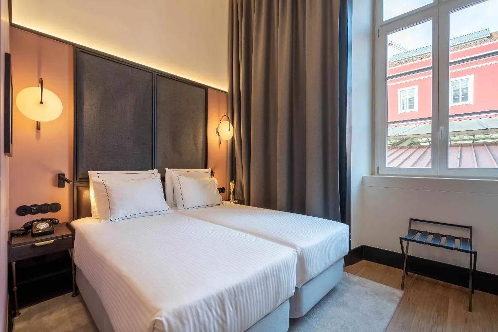 DOUBLE CLASSIC Room, The Editory Riverside Santa Apolonia Hotel, Lisbon