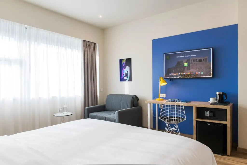 DOUBLE PREMIUM Room, Ibis Styles Athens Routes, Athens