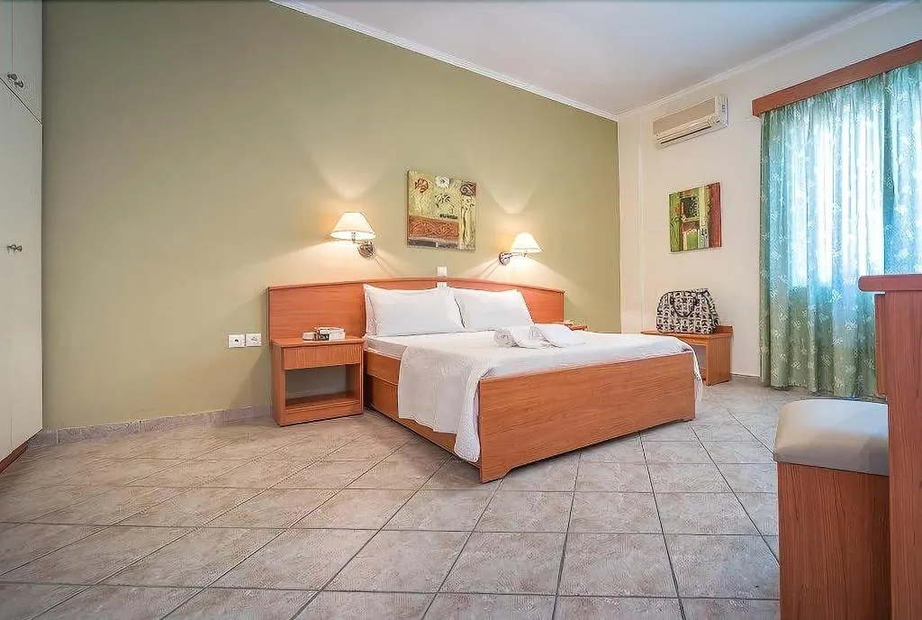 Room, Spira Studios, Zante