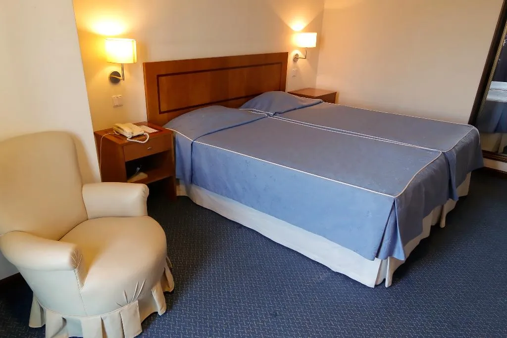 Double or Twin STANDARD Room, Nelas Parc, Porto