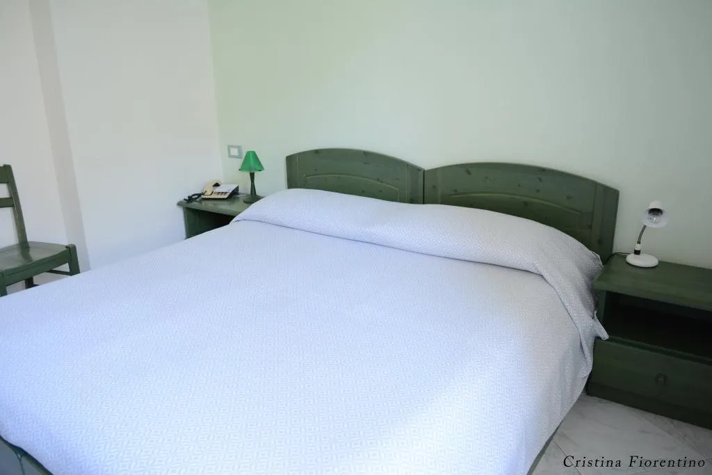 Room, La Ginestra, Naples
