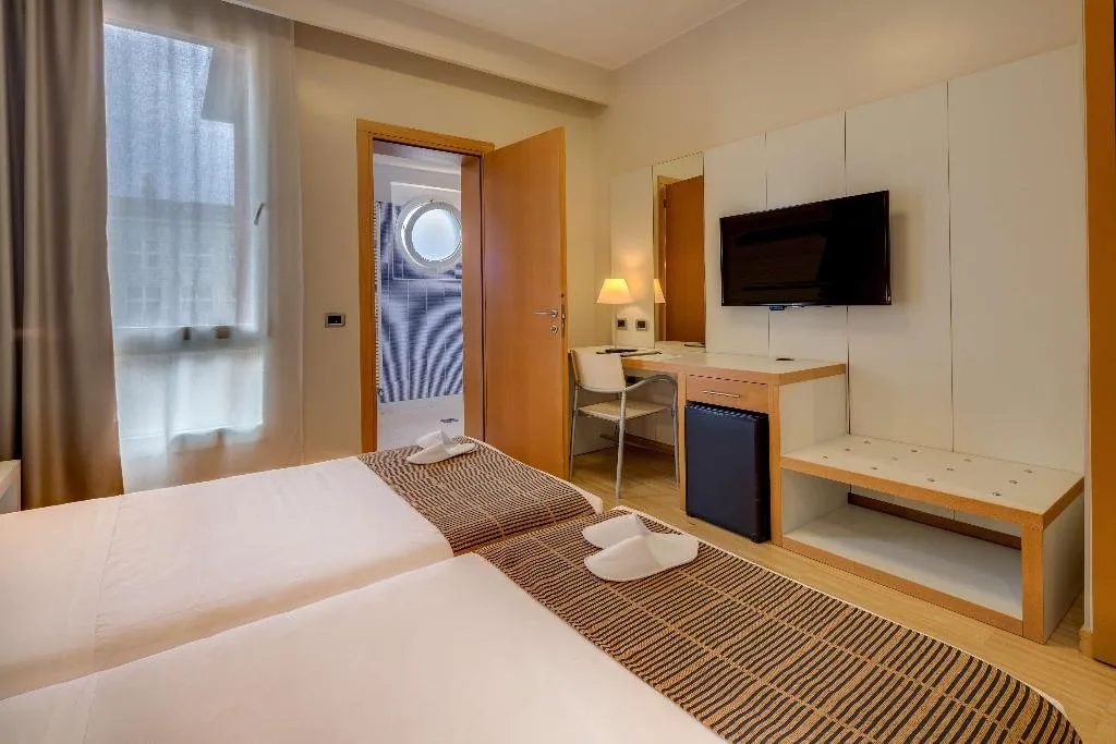 TRIPLE STANDARD Room, Best Western Plus Hotel Bologna, Venice