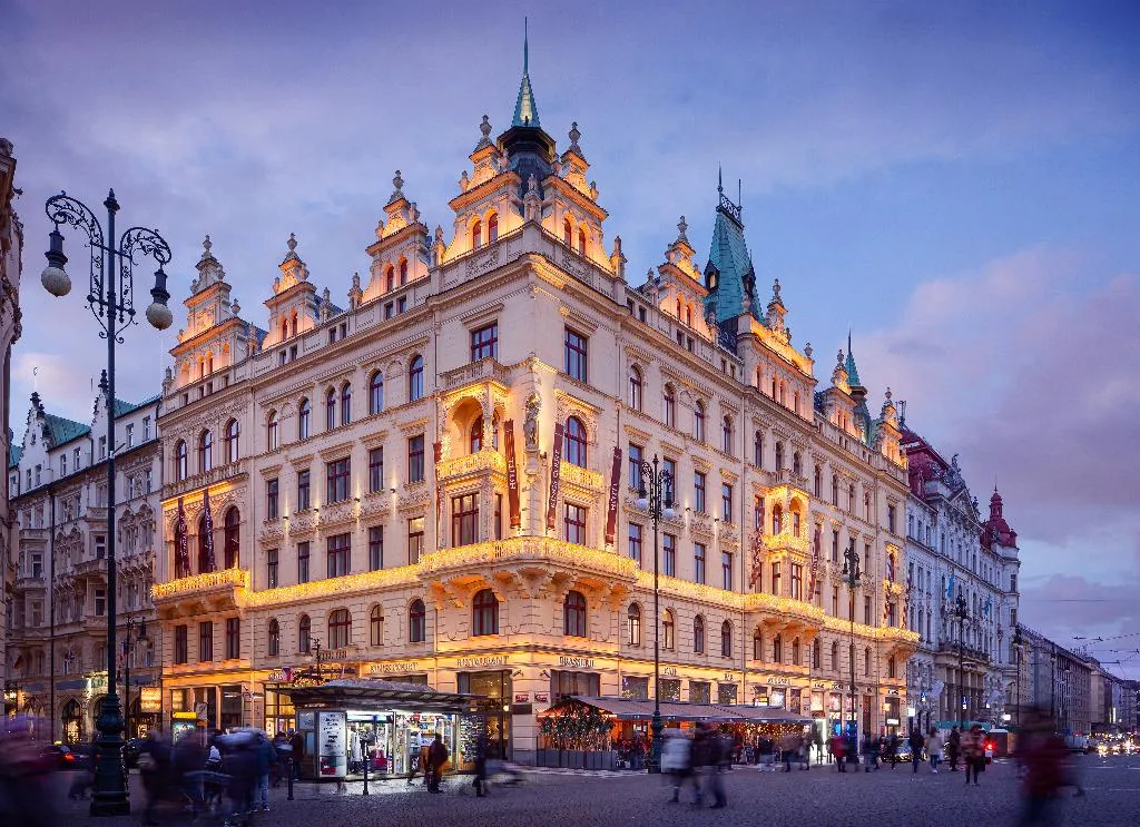 General view, Kings Court, Prague