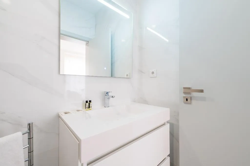 APARTMENT CITY VIEW Room, Via Augusta 129, Lisbon