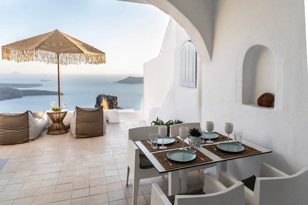 VILLA WITH JACUZZI Room, El Verano Collection Santorini, Santorini