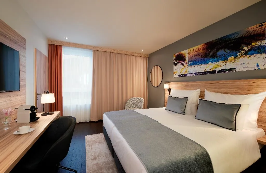 DOUBLE SUPERIOR Room, Leonardo Hotel Vienna Hauptbahnhof, Vienna