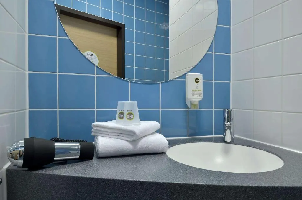 Room, B&B HOTEL Berlin-Charlottenburg, Berlin