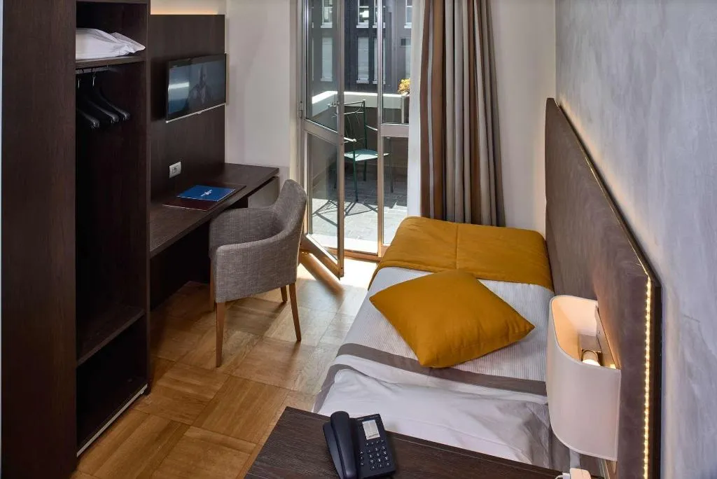 Room, Hotel Como, Milan