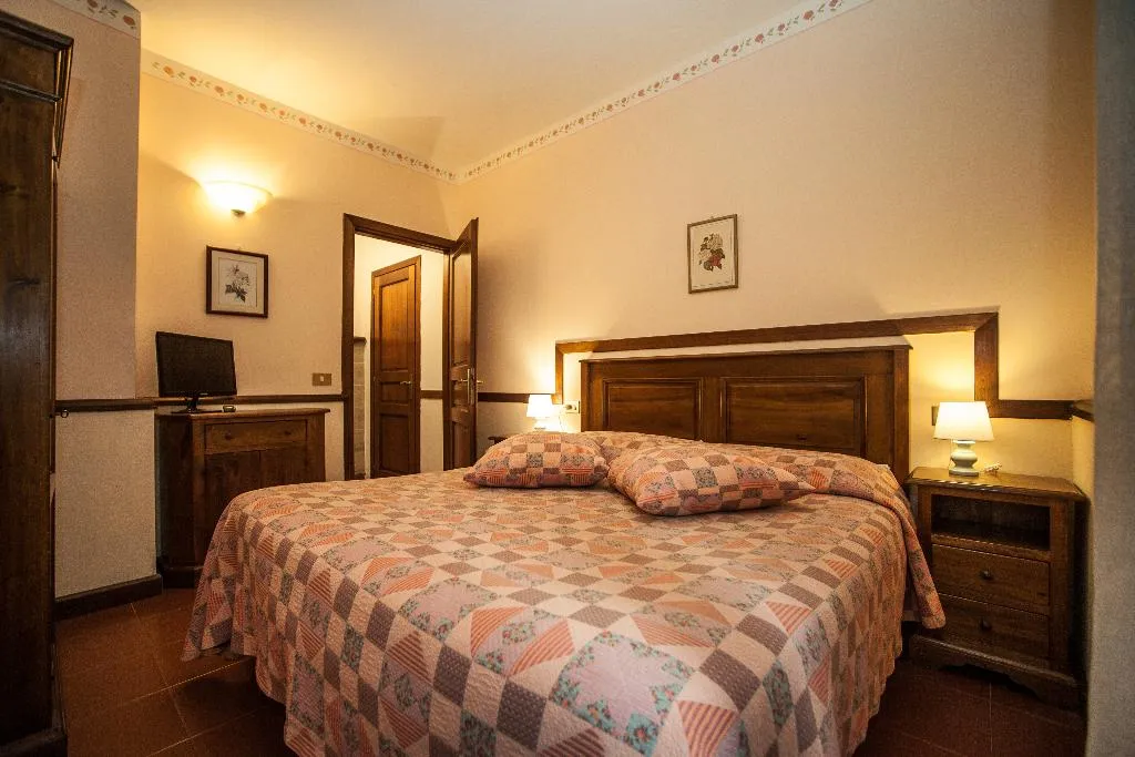 APARTMENT CAPACITY 6 TWO BEDROOMS Room, Poggio Degli Olivi (Appartamenti), Perugia