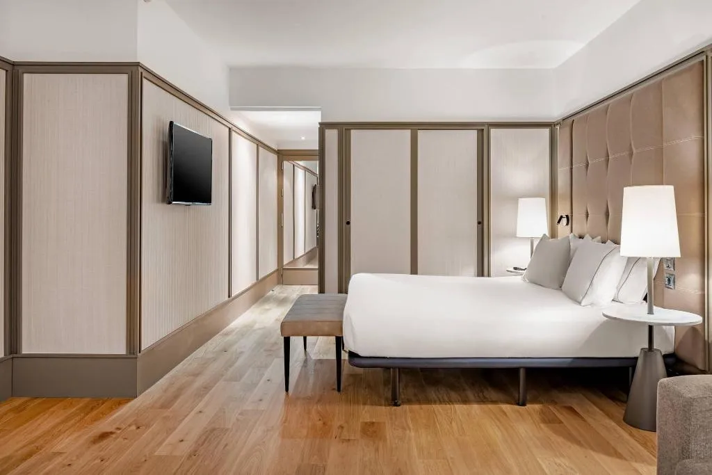DOUBLE SUPERIOR KING BED Room, AC Madrid Avenida de America, Madrid