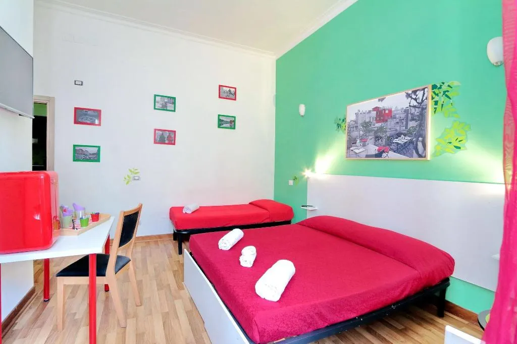 Room, Lucky Domus, Naples