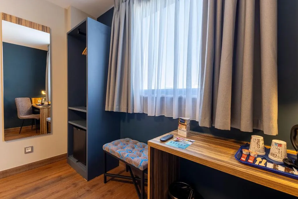 FAMILY ROOM CAPACITY 3 Room, Travelodge Barcelona Poblenou, Barcelona