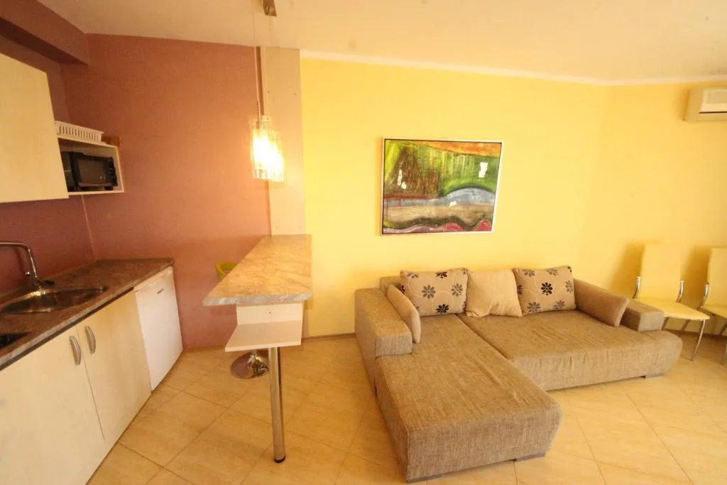STUDIO DELUXE POOL VIEW Room, Menada Grand Resort Apartments, Bourgas