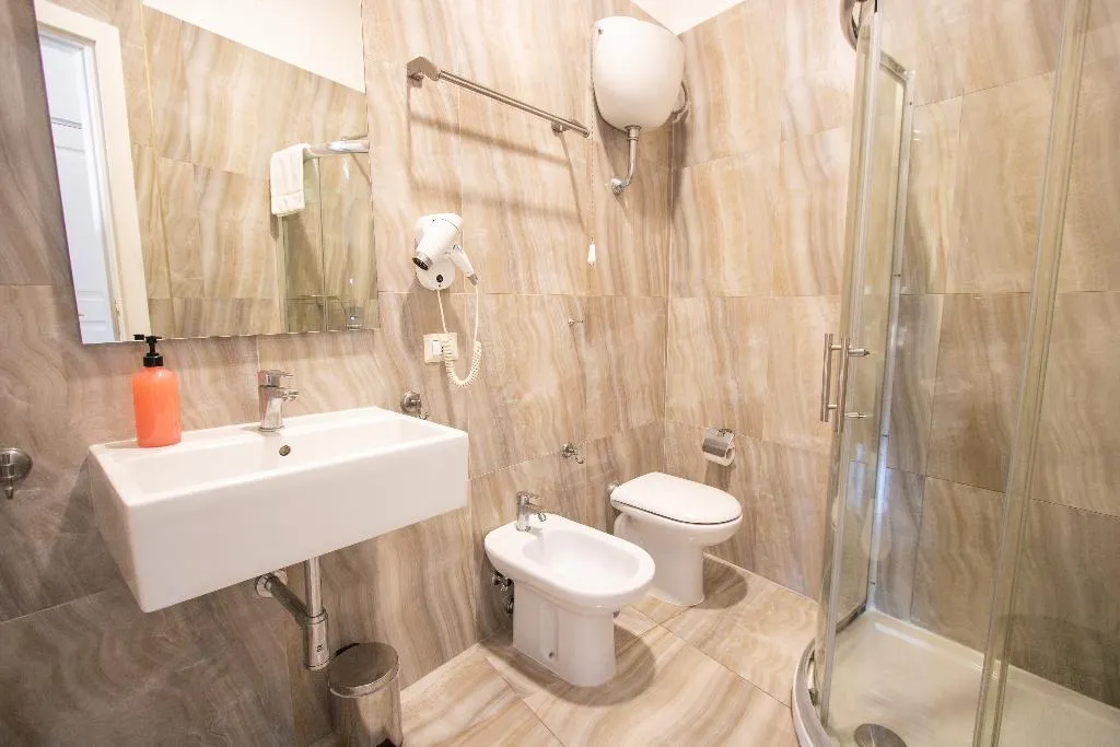 TRIPLE SUPERIOR Room, Ostello Bello Napoli, Naples