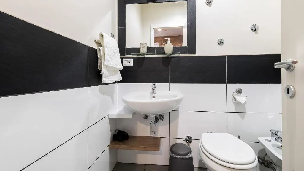 Room, Bed & Breakfast Le due civette, Naples