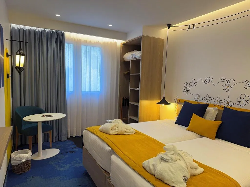 TRIPLE STANDARD Room, Carlton, Tunisia