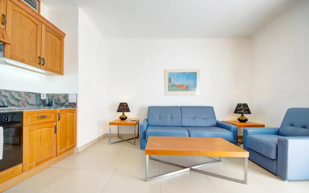 APARTMENT ONE BEDROOM Room, AX Sunny Coast, Malta