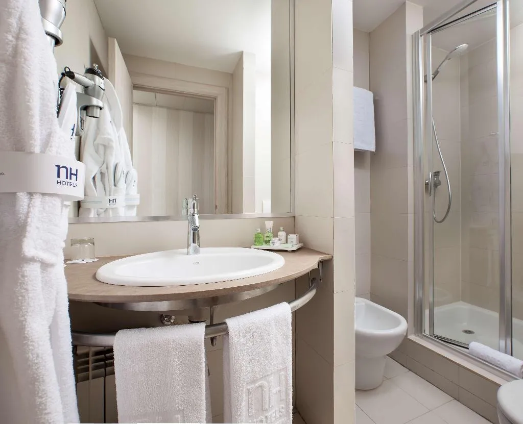 Double or Twin STANDARD Room, NH Madrid Barajas Airport, Madrid