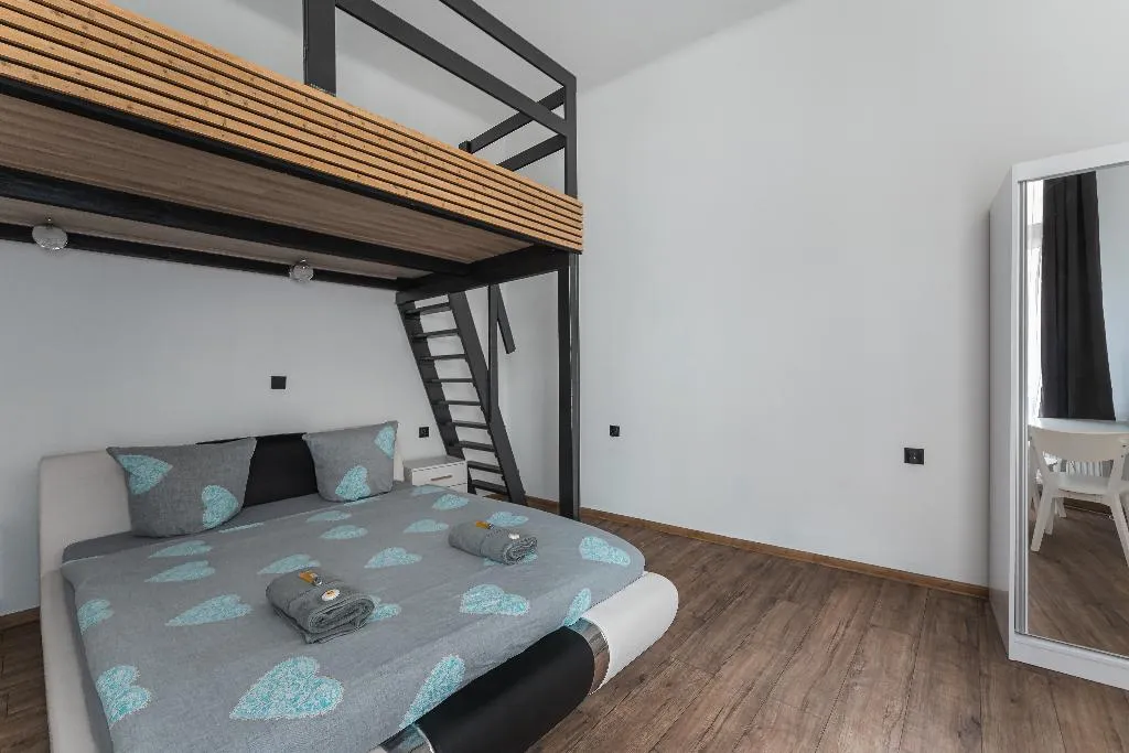 APARTMENT CAPACITY 3 Room, Queen Apartments, Krakow