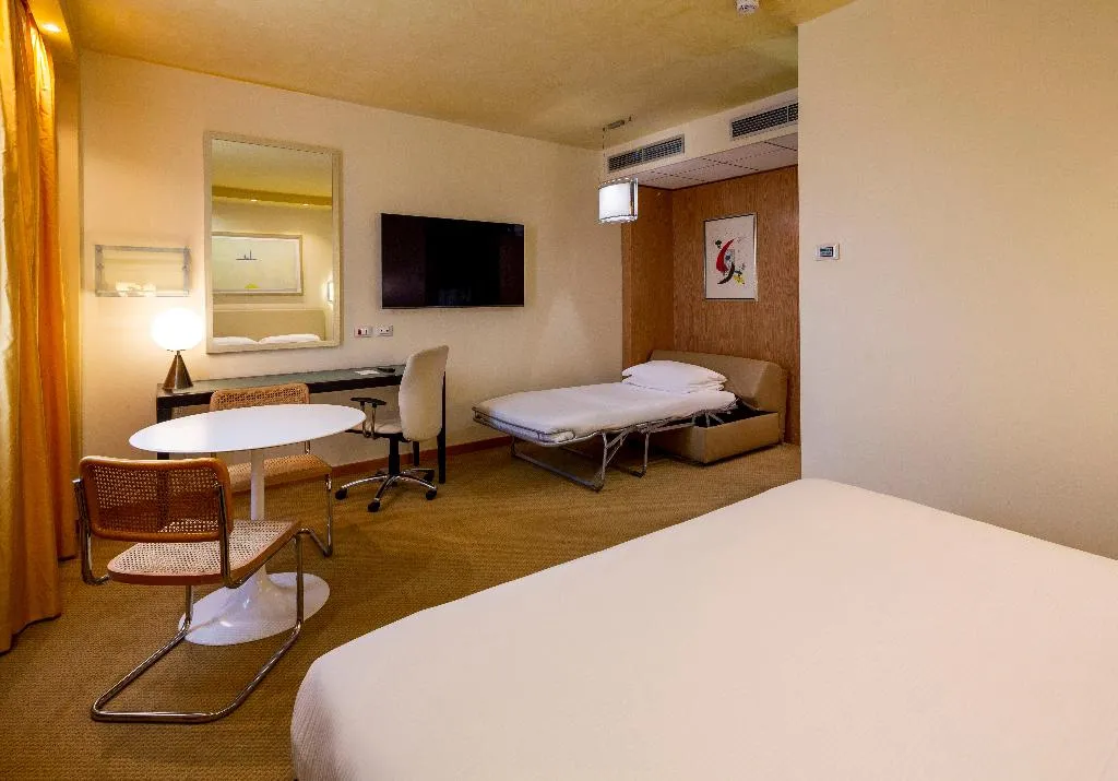 DOUBLE PREMIUM KING BED Room, Crowne Plaza Padova, Venice
