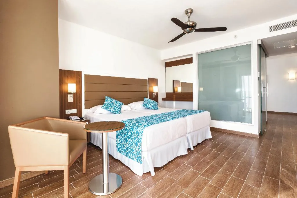 JUNIOR SUITE STANDARD Room, Hotel Riu Bravo - 0'0 All Inclusive, Majorca