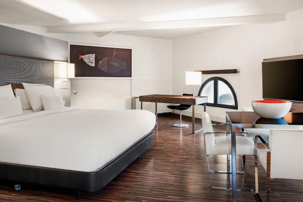 Room, AC Hotel Palacio del Retiro Autograph Collection, Madrid