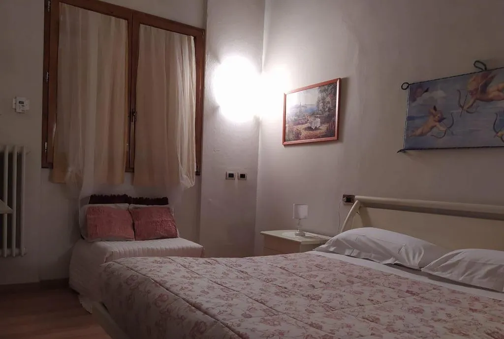 Room, Lady Luna B&B, Florence