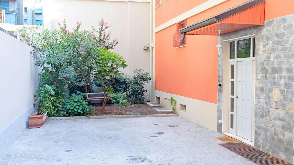 Lobby, B&B I 10 Mondi, Milan