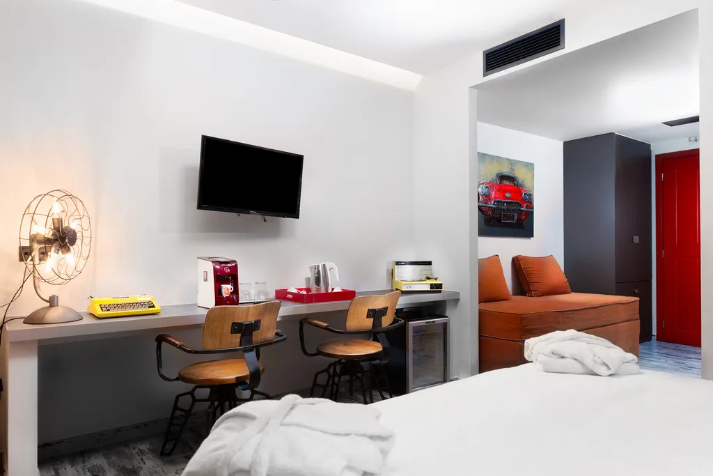 TRIPLE STANDARD Room, 36O Degrees, Athens
