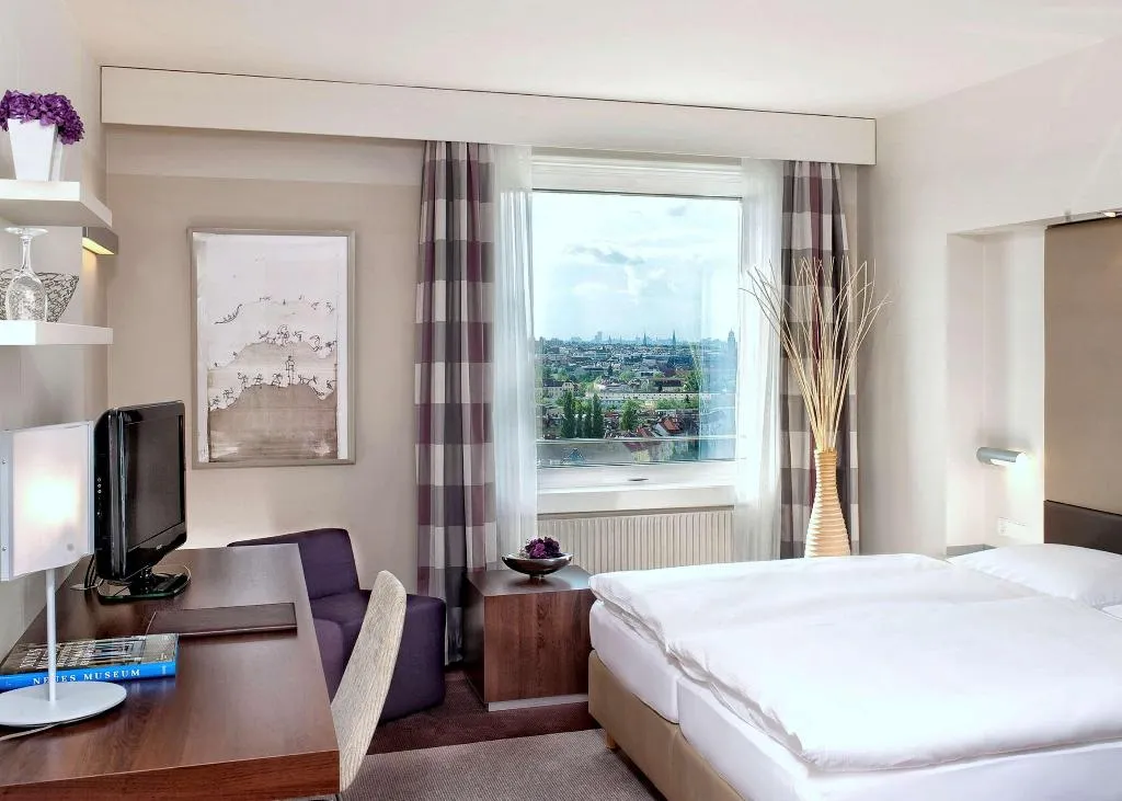 Room, Estrel Hotel Berlin, Berlin