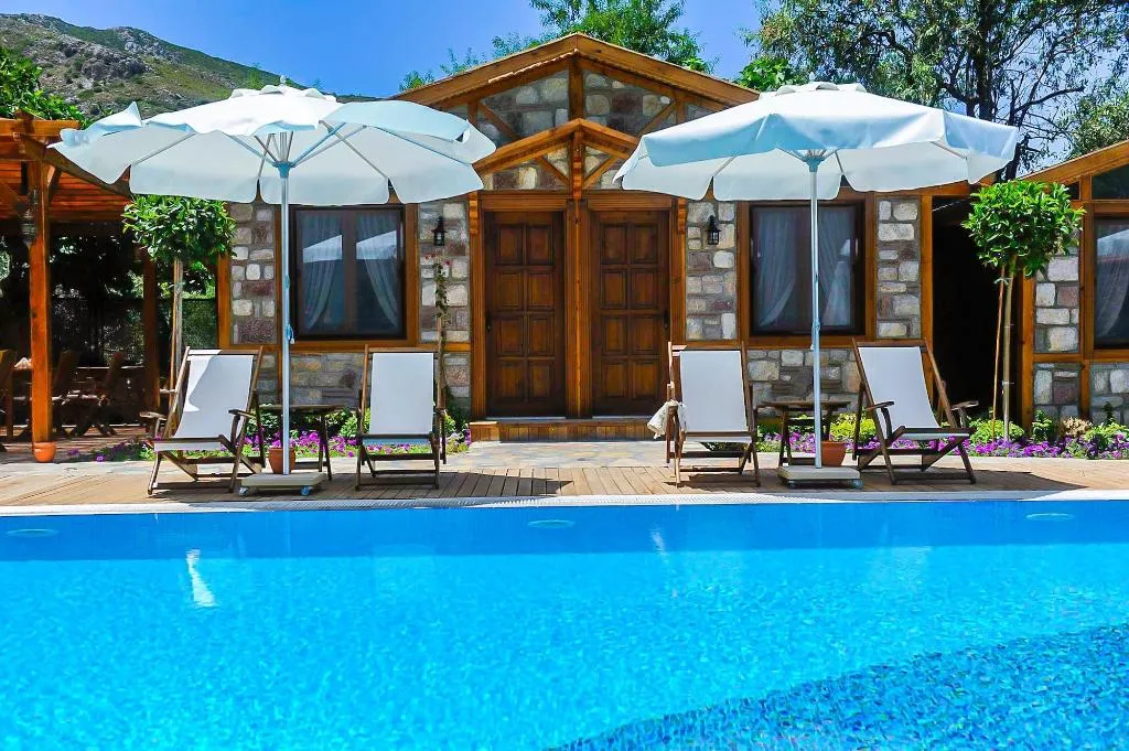 Sports and Entertainment, Lunabegonvil Tas Evler, Dalaman