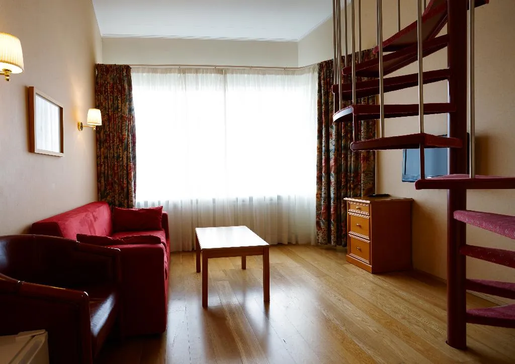 FAMILY ROOM STANDARD Room, Fosshotel Raudara, Reykjavik