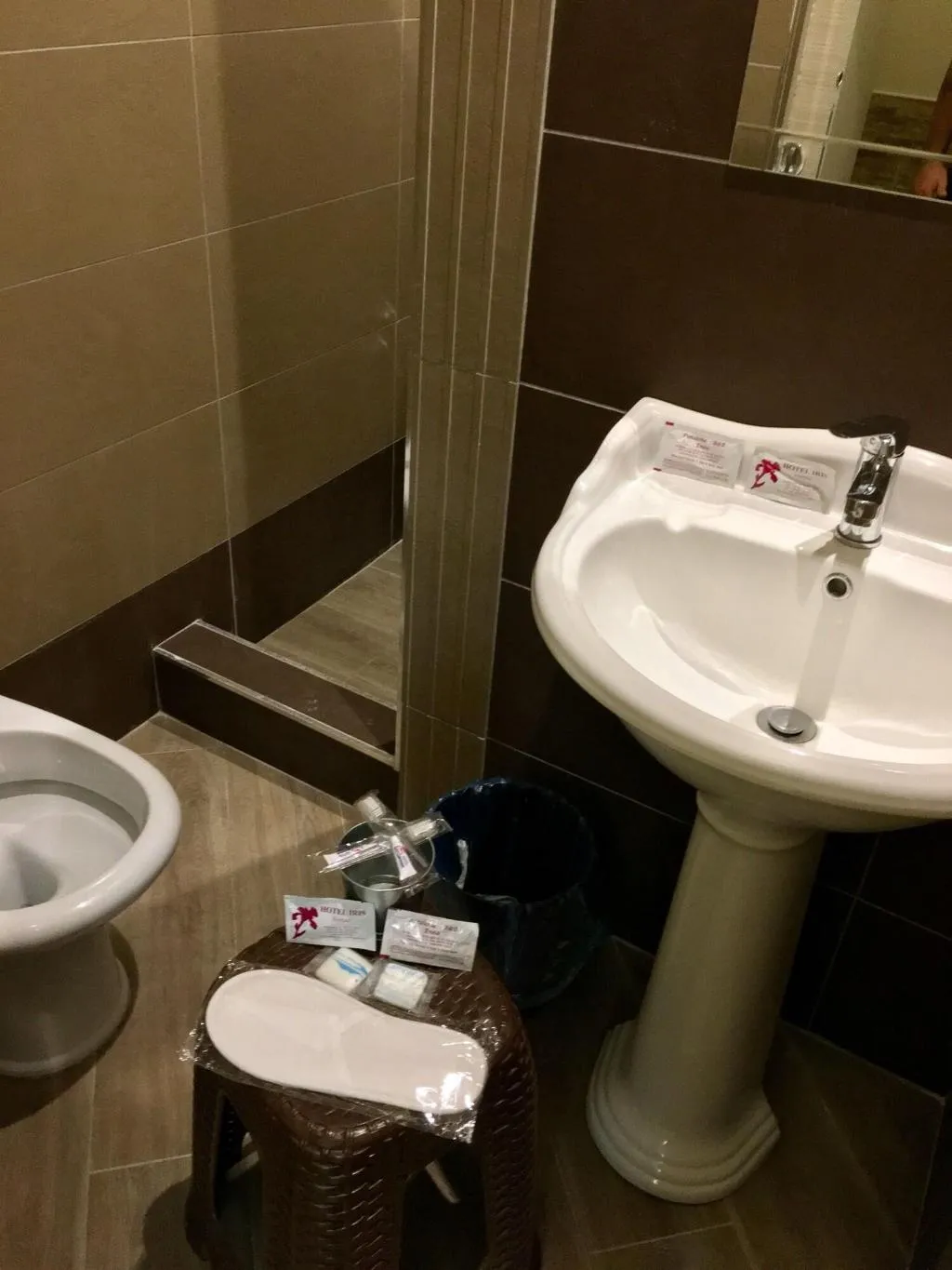 Room, Pensione Enea, Naples