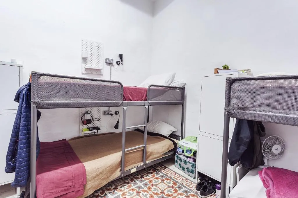 Room, Granny's Inn - Hostel, Malta