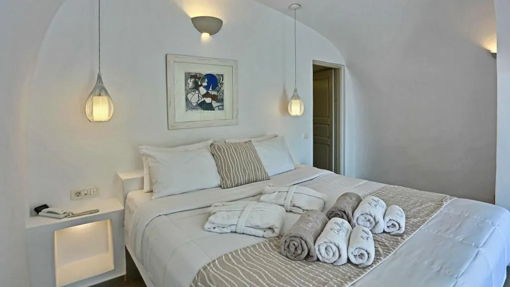 CAVE SEA VIEW HONEYMOON Room, Oia Mare Villas, Santorini