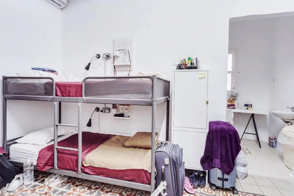 Room, Granny's Inn - Hostel, Malta