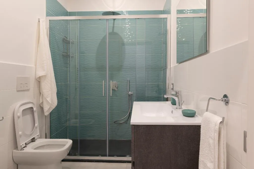 APARTMENT WITH BALCONY Room, Casina Rossa, Naples