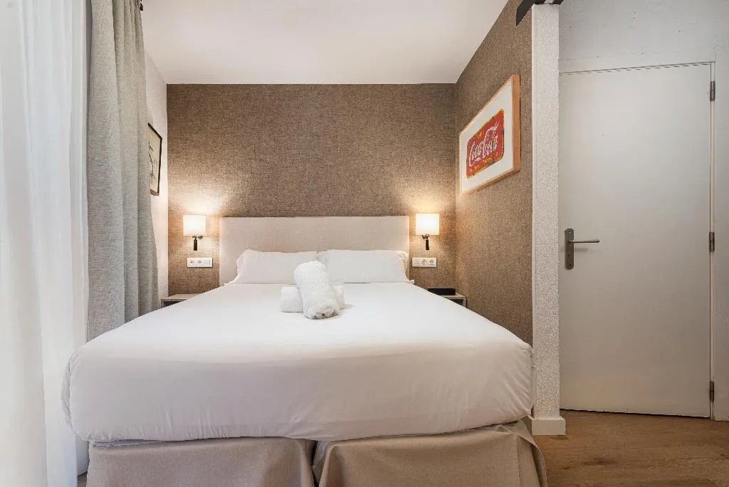 DOUBLE SINGLE USE BASIC Room, Brondo Architect, Majorca