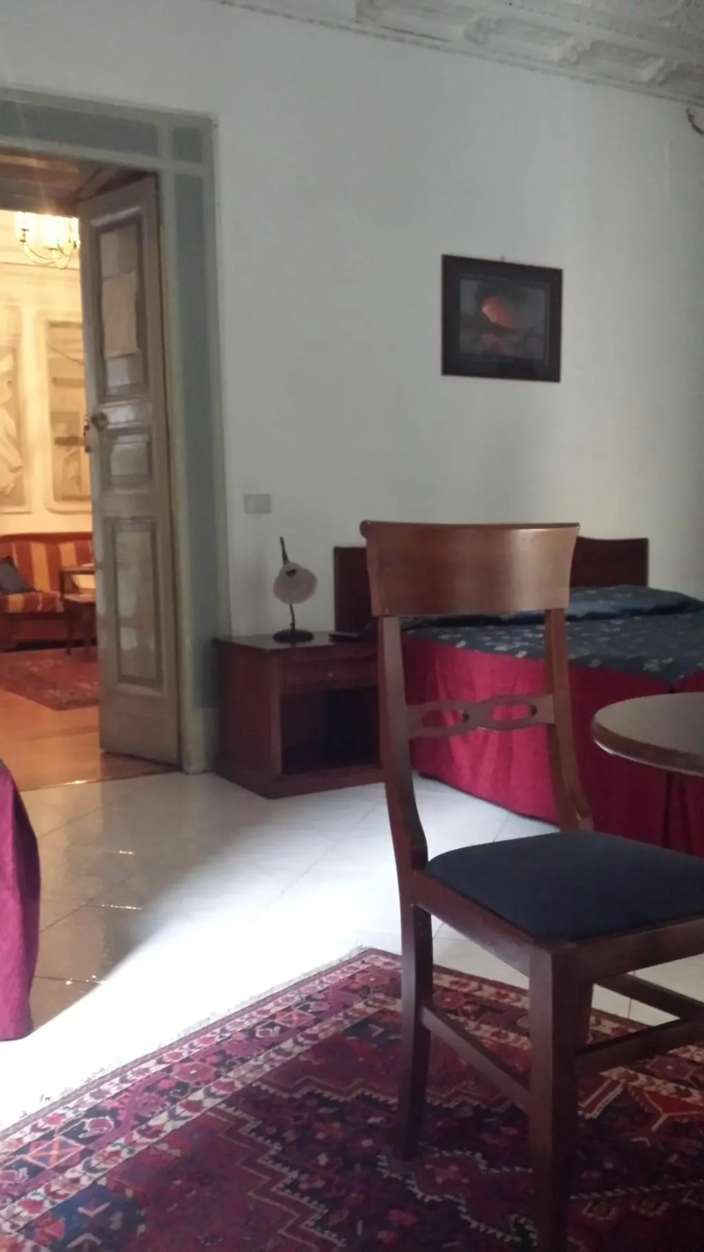 Room, Miseria e Nobiltà, Naples