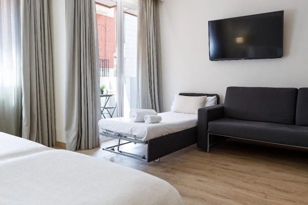APARTMENT CAPACITY 3 Room, Aparthotel Mariano Cubi, Barcelona