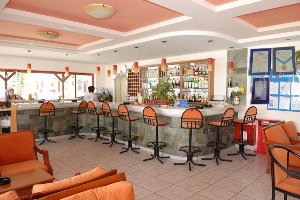 Bar, Lenaki, Kos