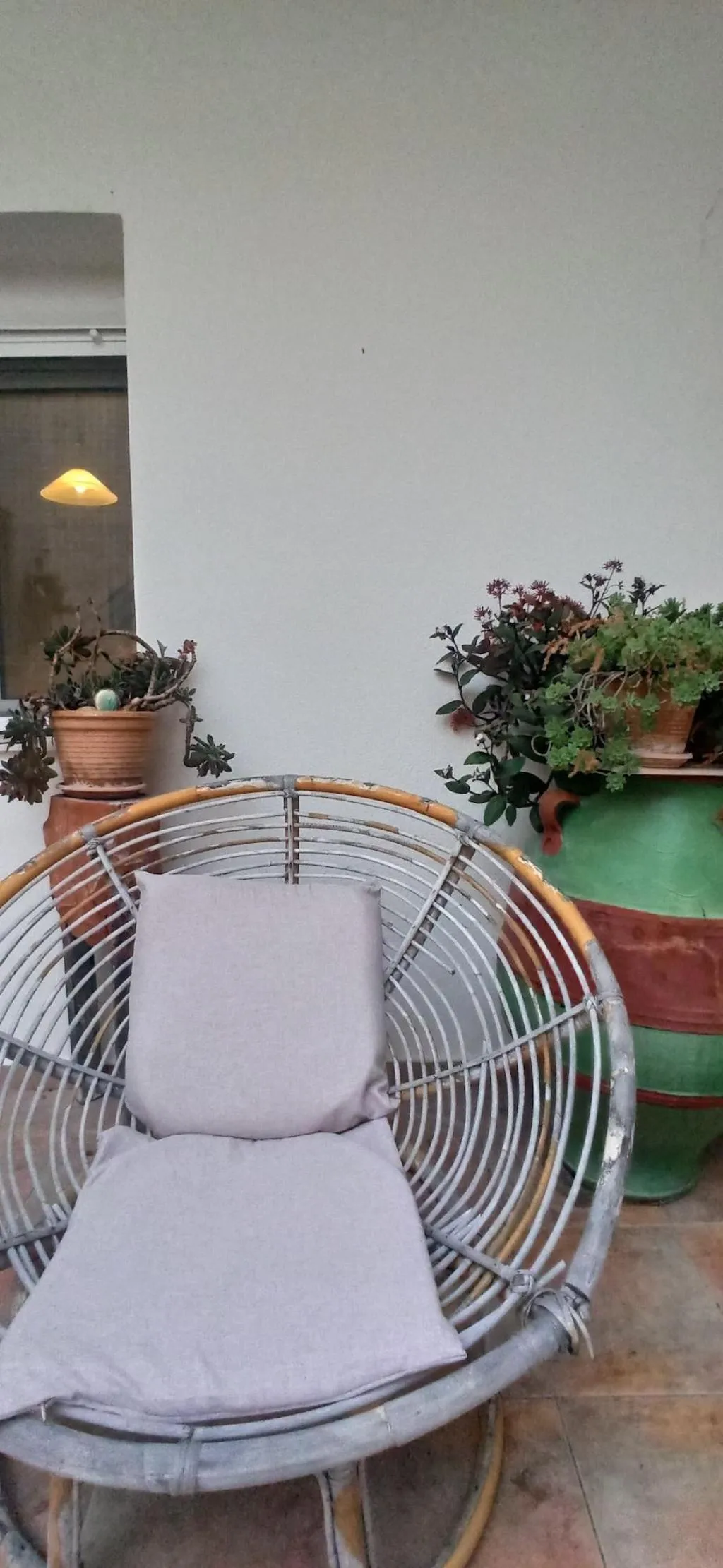 Room, Windy Place, Crete