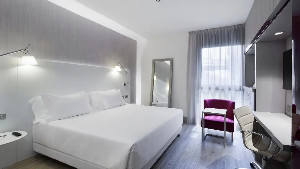 FAMILY ROOM CAPACITY 4 Room, NH Milano Congress Centre, Milan